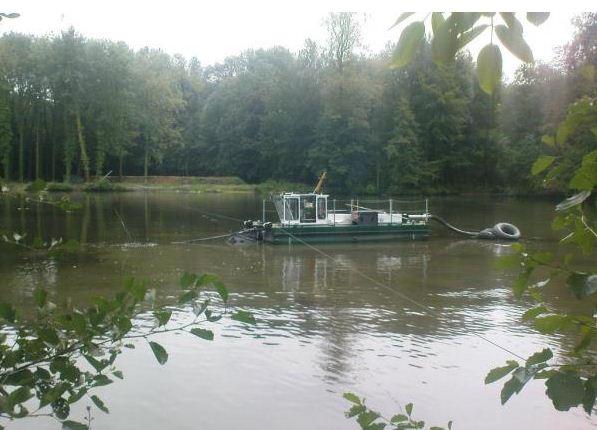 Dragage avec un bateau
