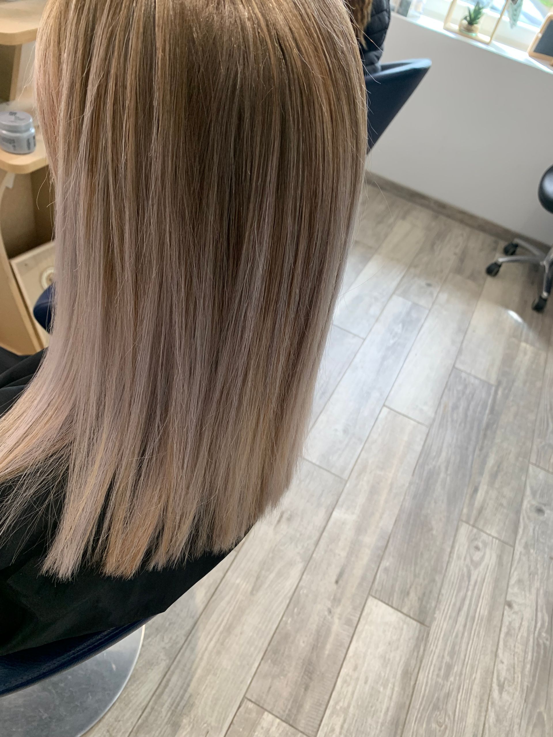 Cheveux longs et blonds