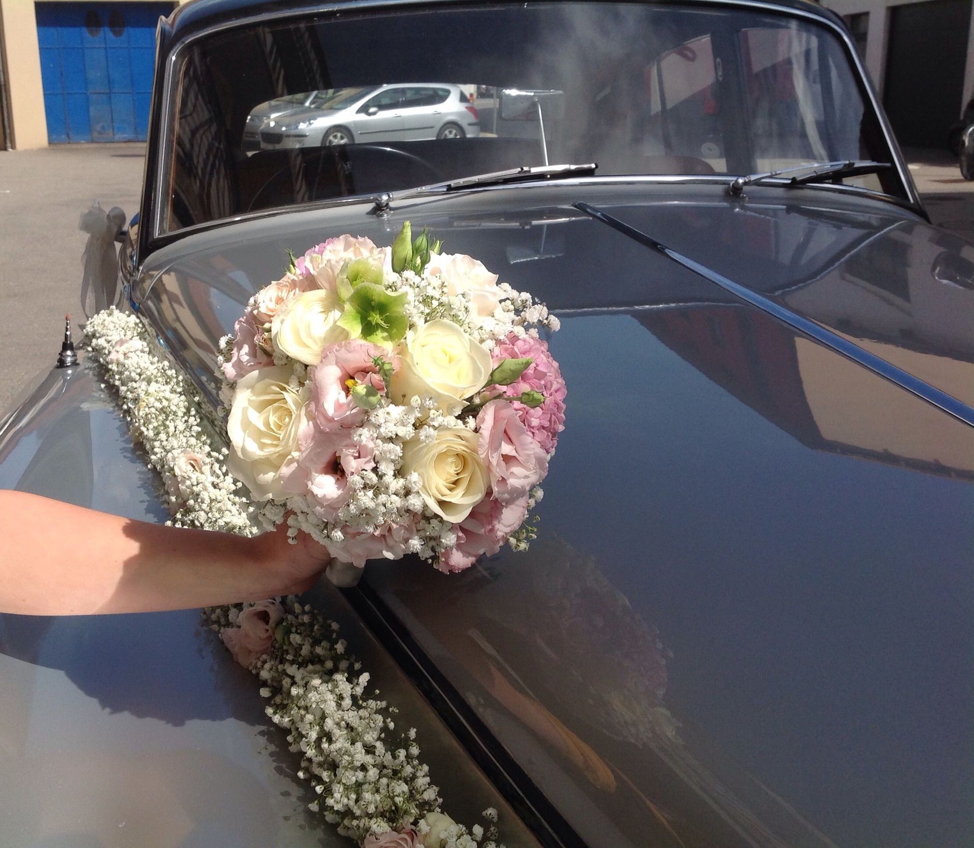 Matrimoni ed Eventi Style Fleurs - Limousine e bouquet