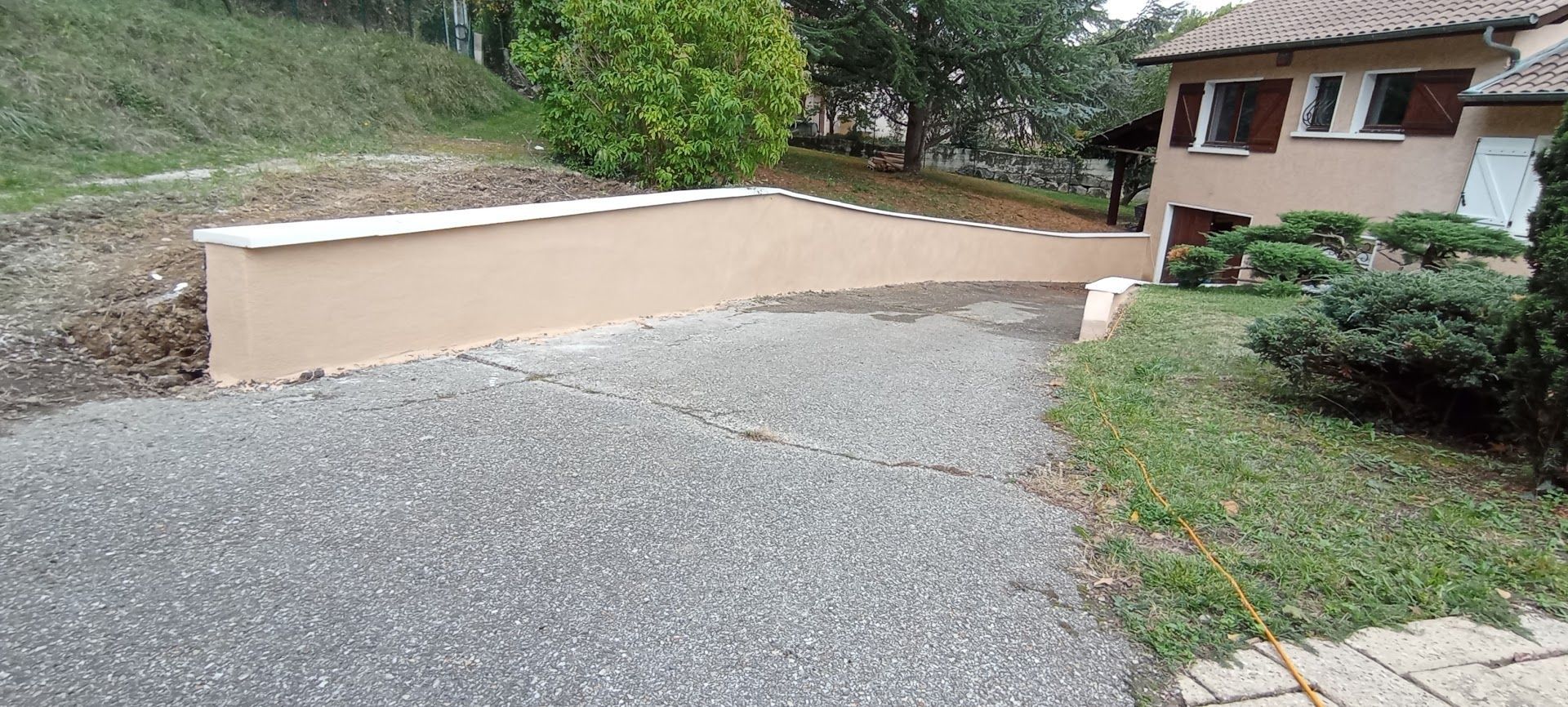 Mur de clôture en parpaing