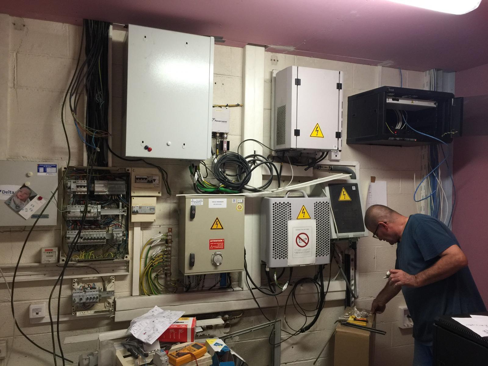 Installation de tableau de bord électrique