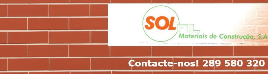 Logotipo com as palavras "SOL" dentro de um círculo e o número de contato 289 580 320, sobre um fundo de tijolos.