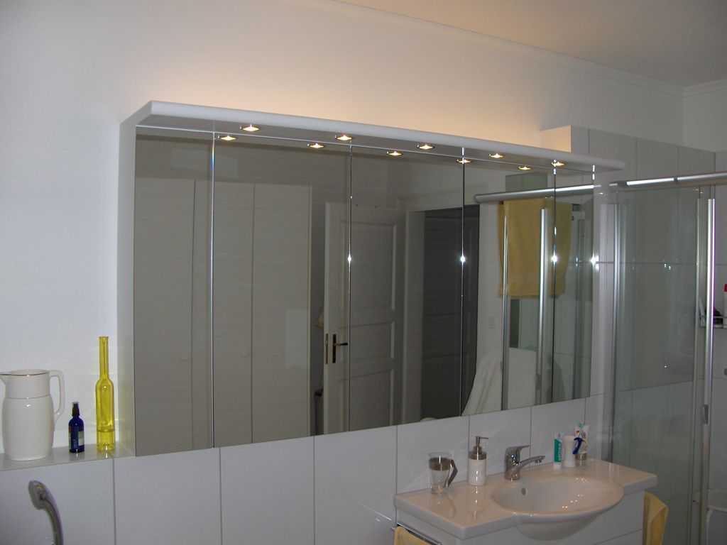 Spiegelschrank Bad - Gerold Kälin AG