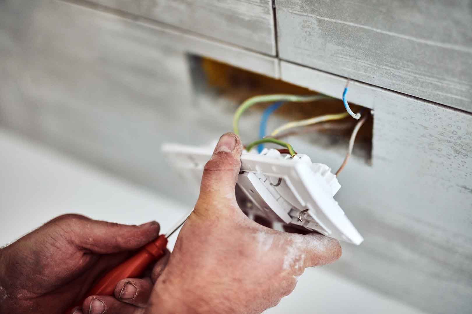 Installation d'une prise électrique
