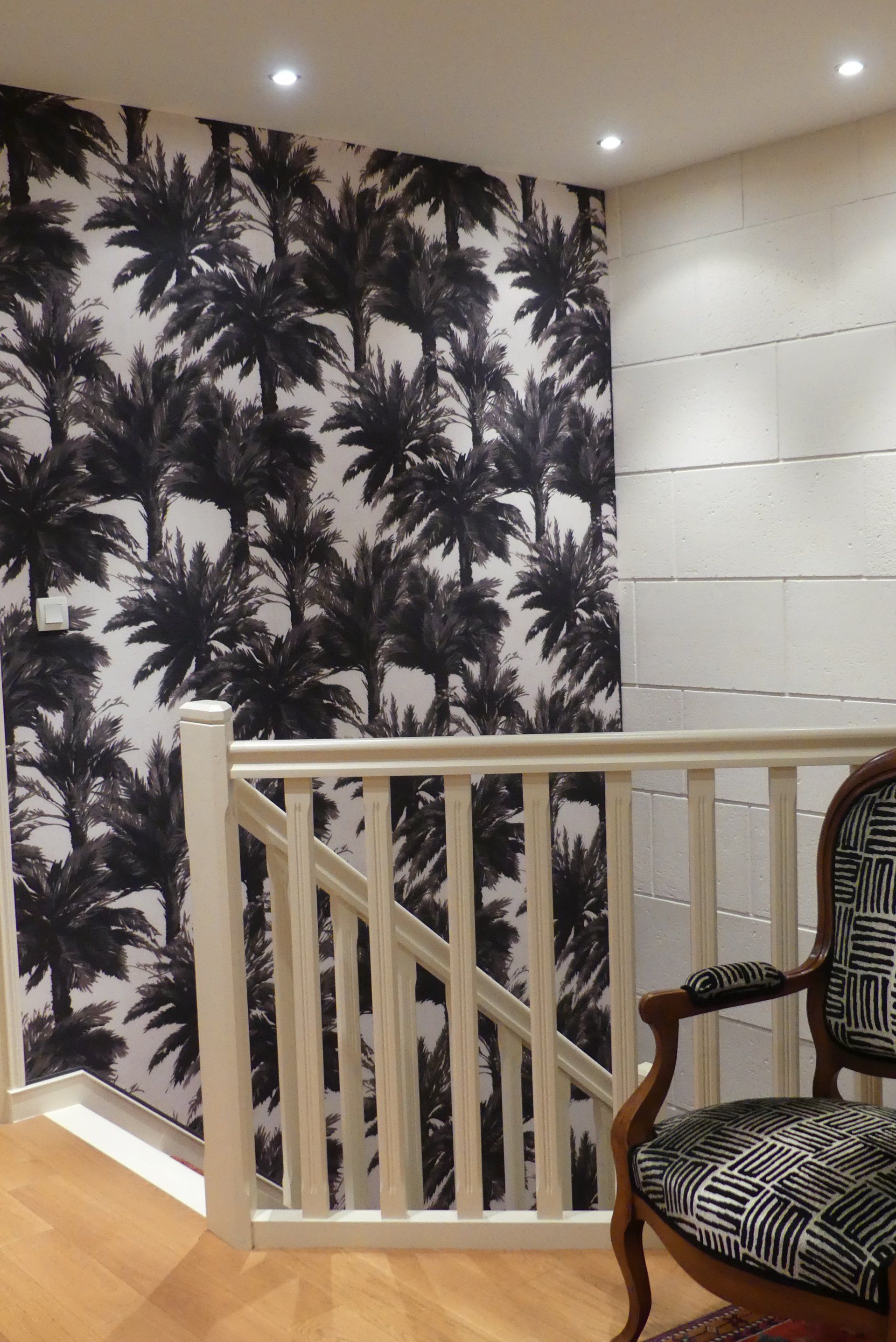 Pose de tenture murale