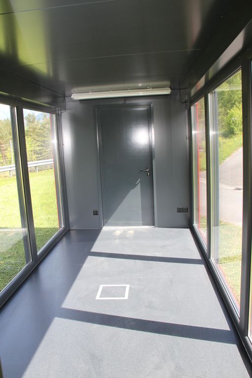 TREMCO Container mit Verglasung