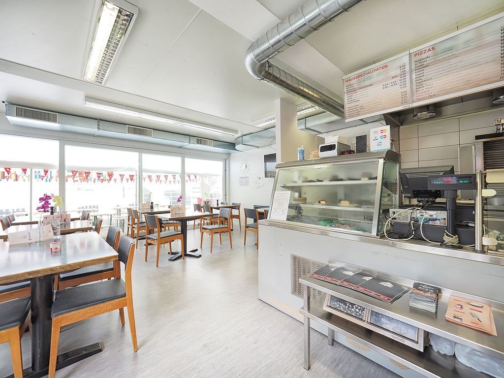 Imbiss mit Sitzgelegenheit