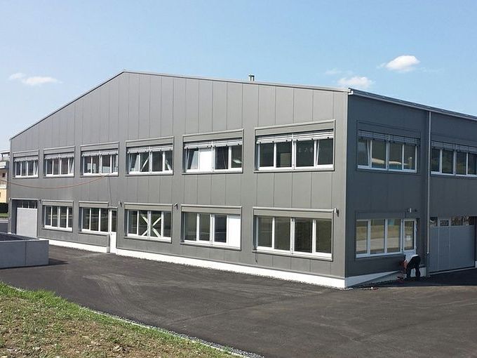 TREMCO Stahlbauhalle