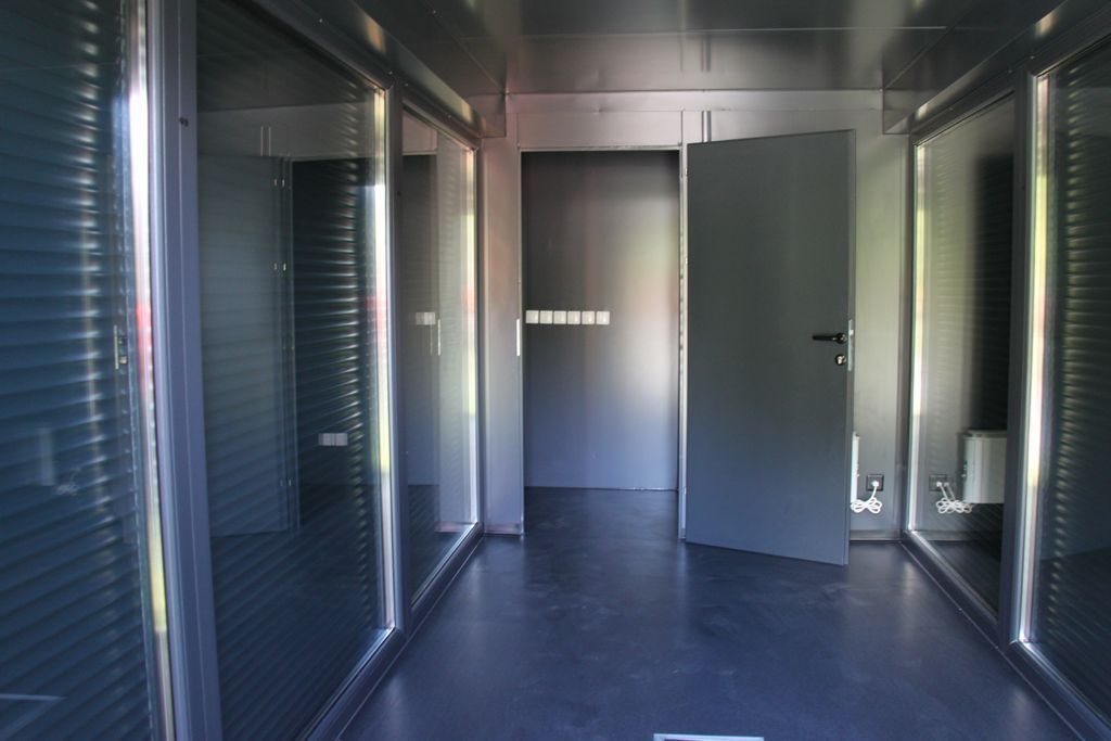 TREMCO Container mit Verglasung