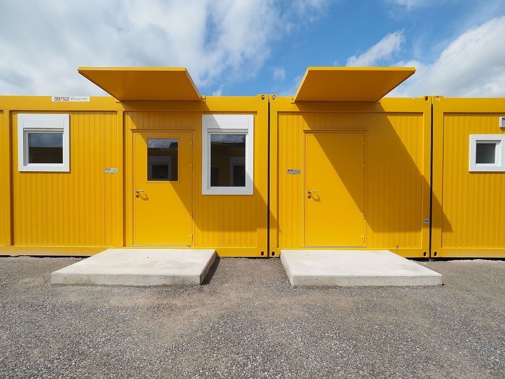 Containeranlage mit Vordächer