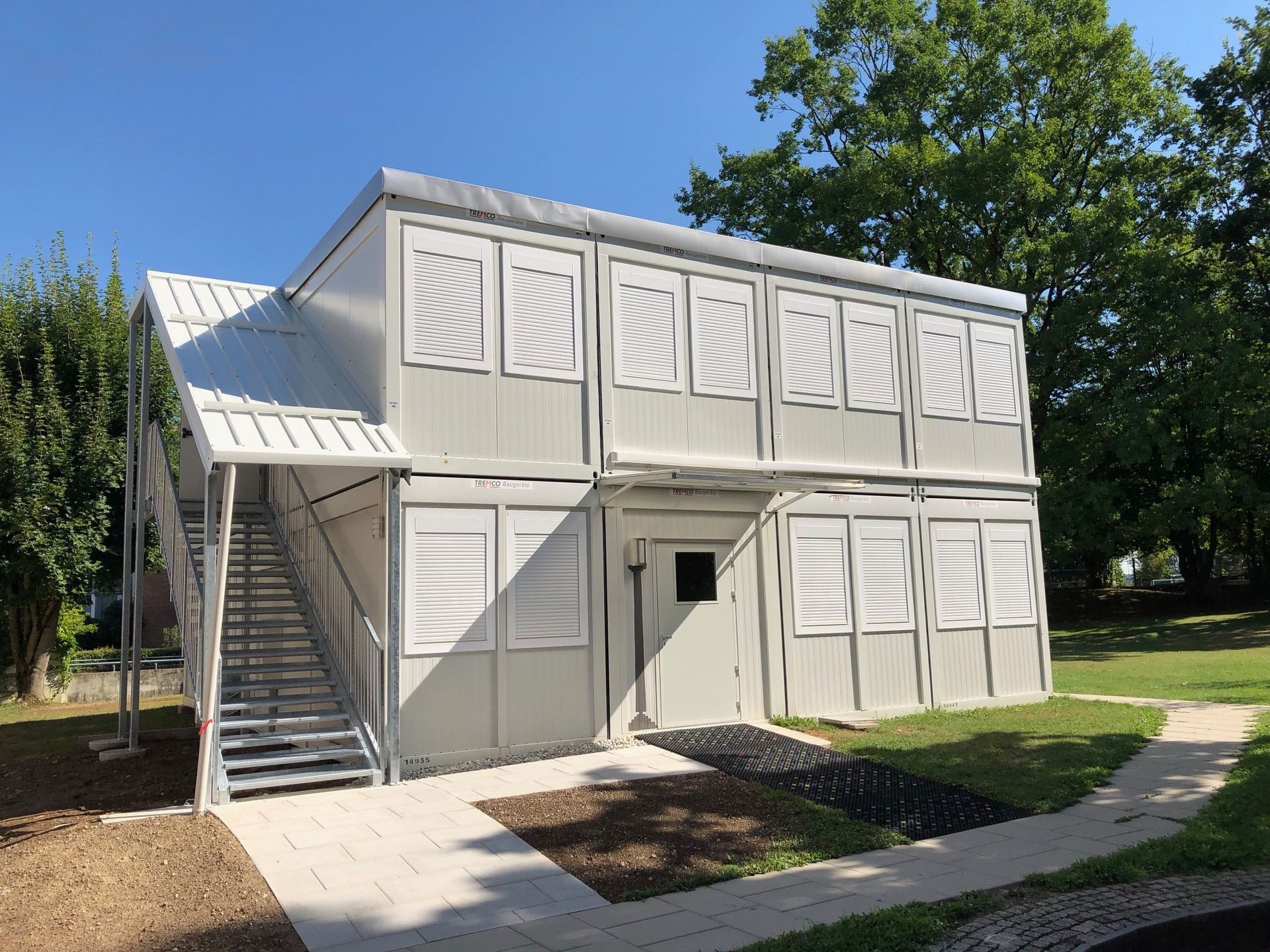 Container mit Aussentreppe