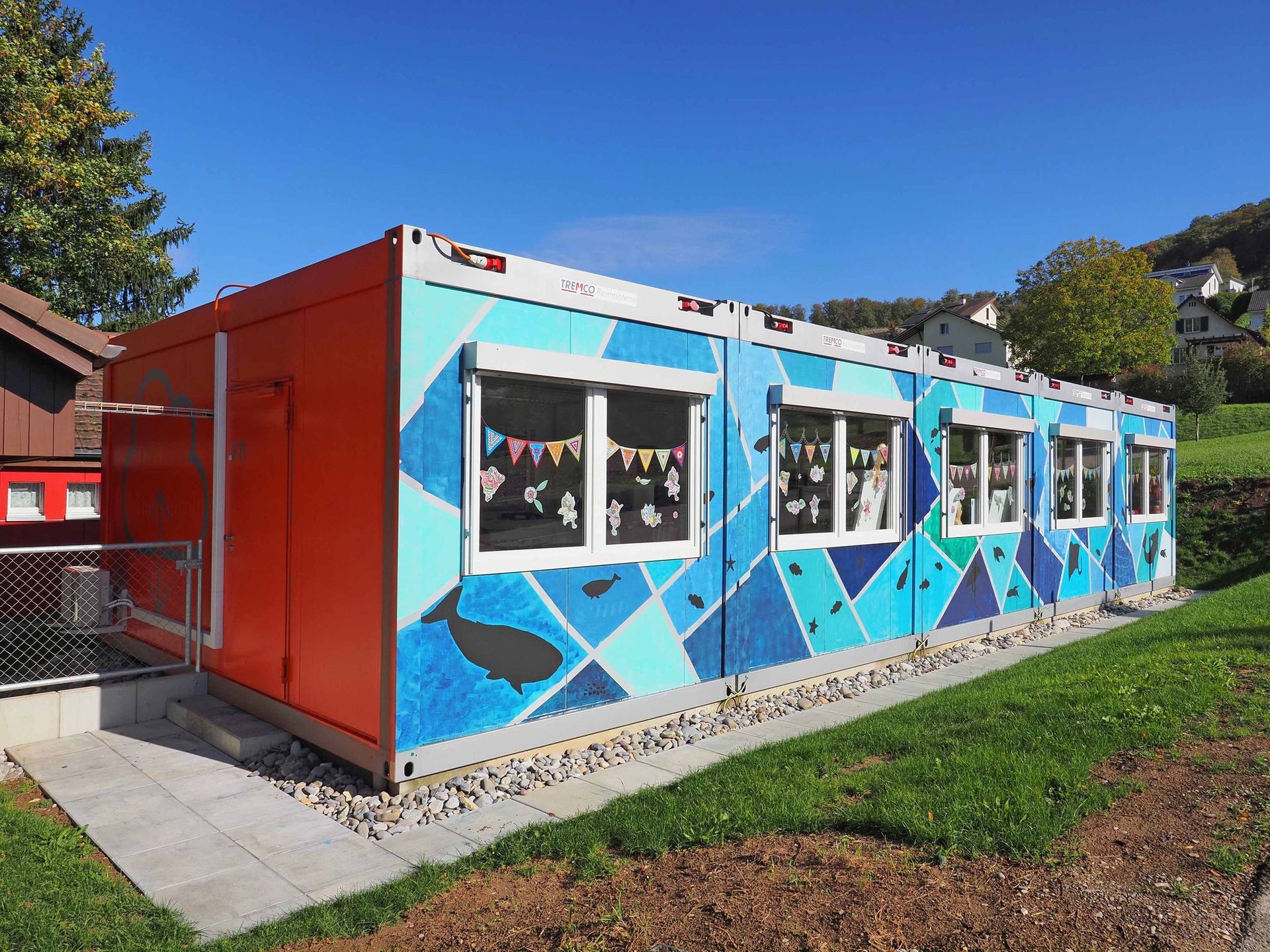 Container aussen bemalt