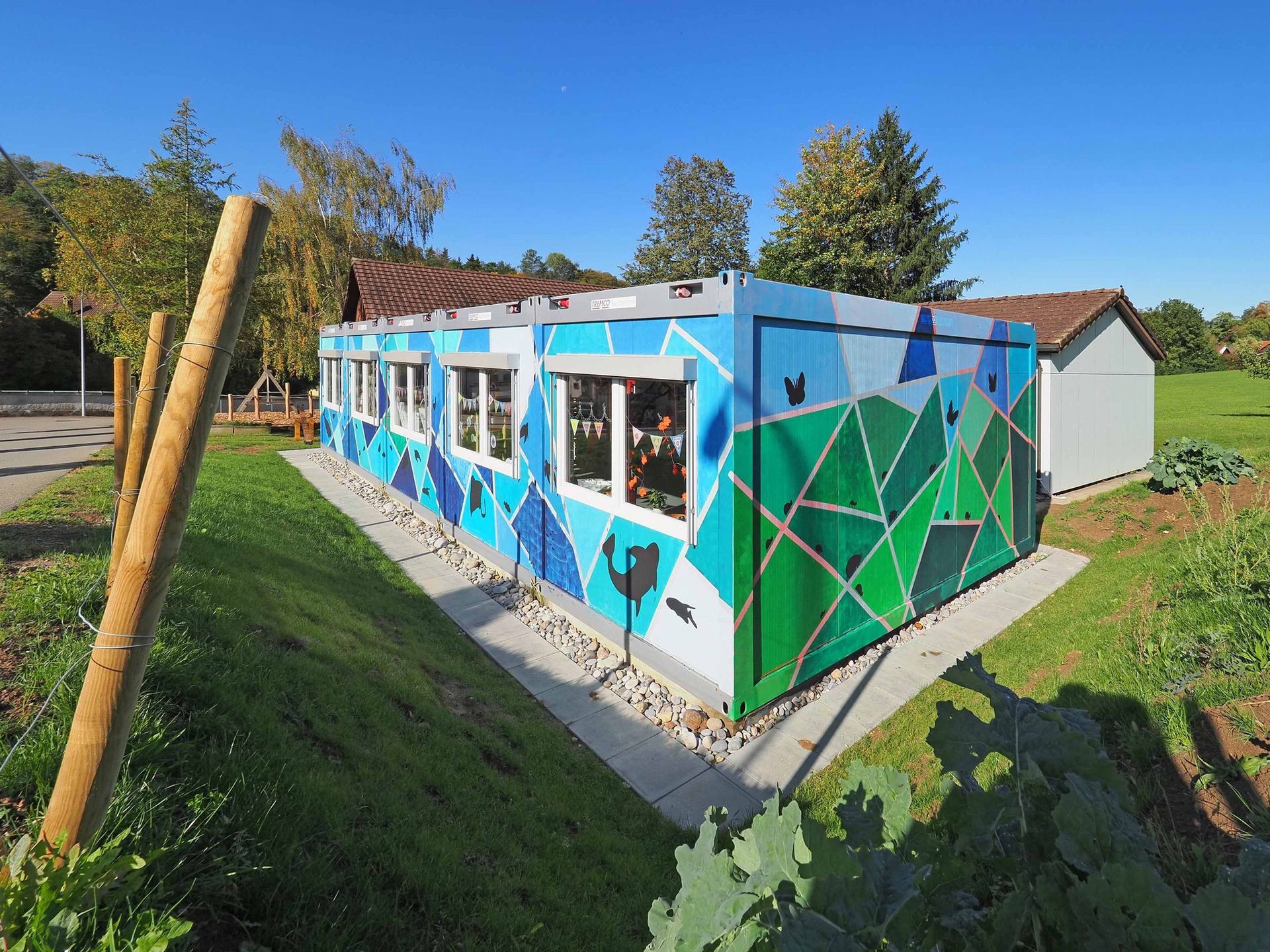 Container aussen bemalt