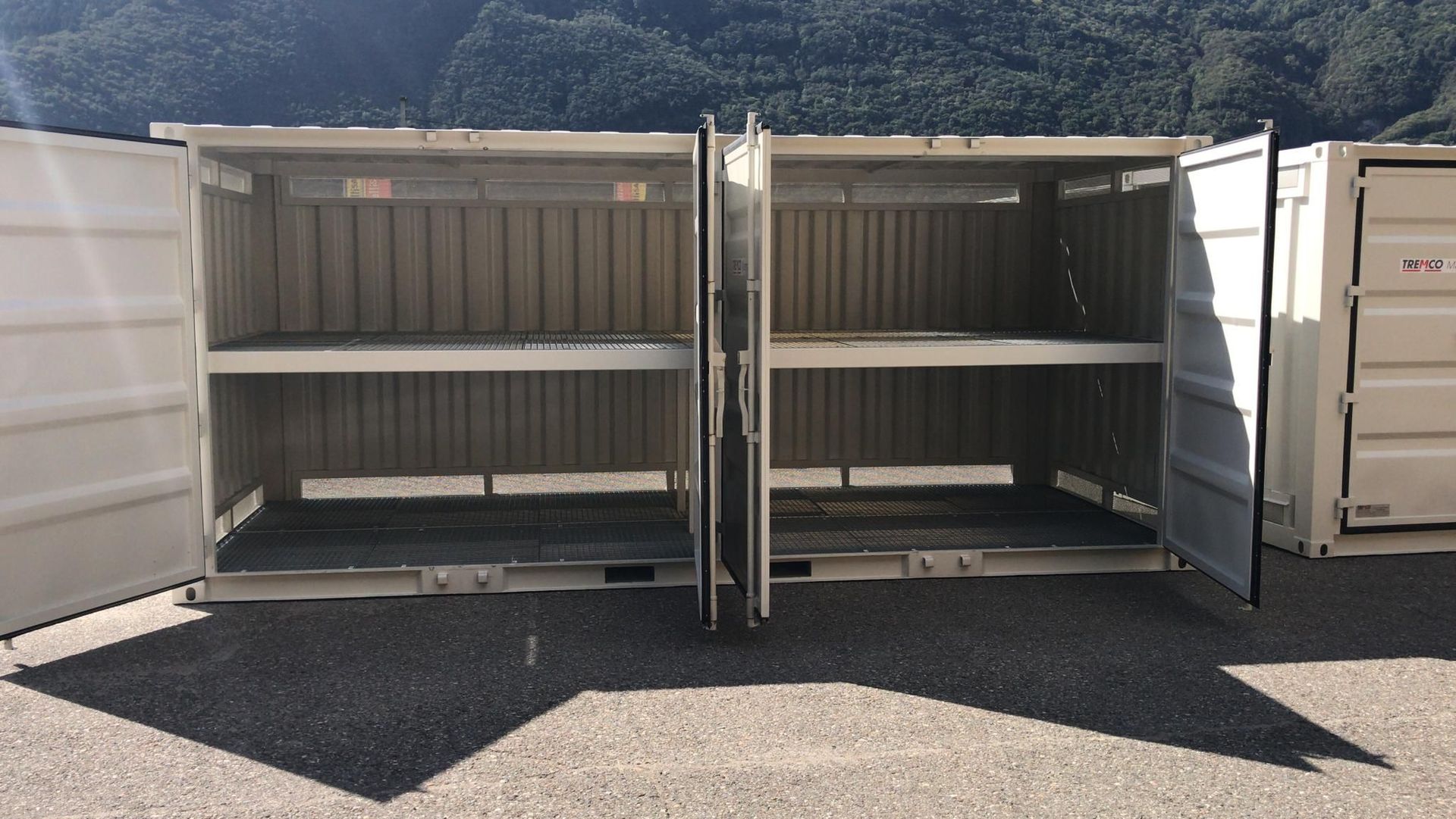 TREMCO Problemstoffcontainer mit Zwischenboden