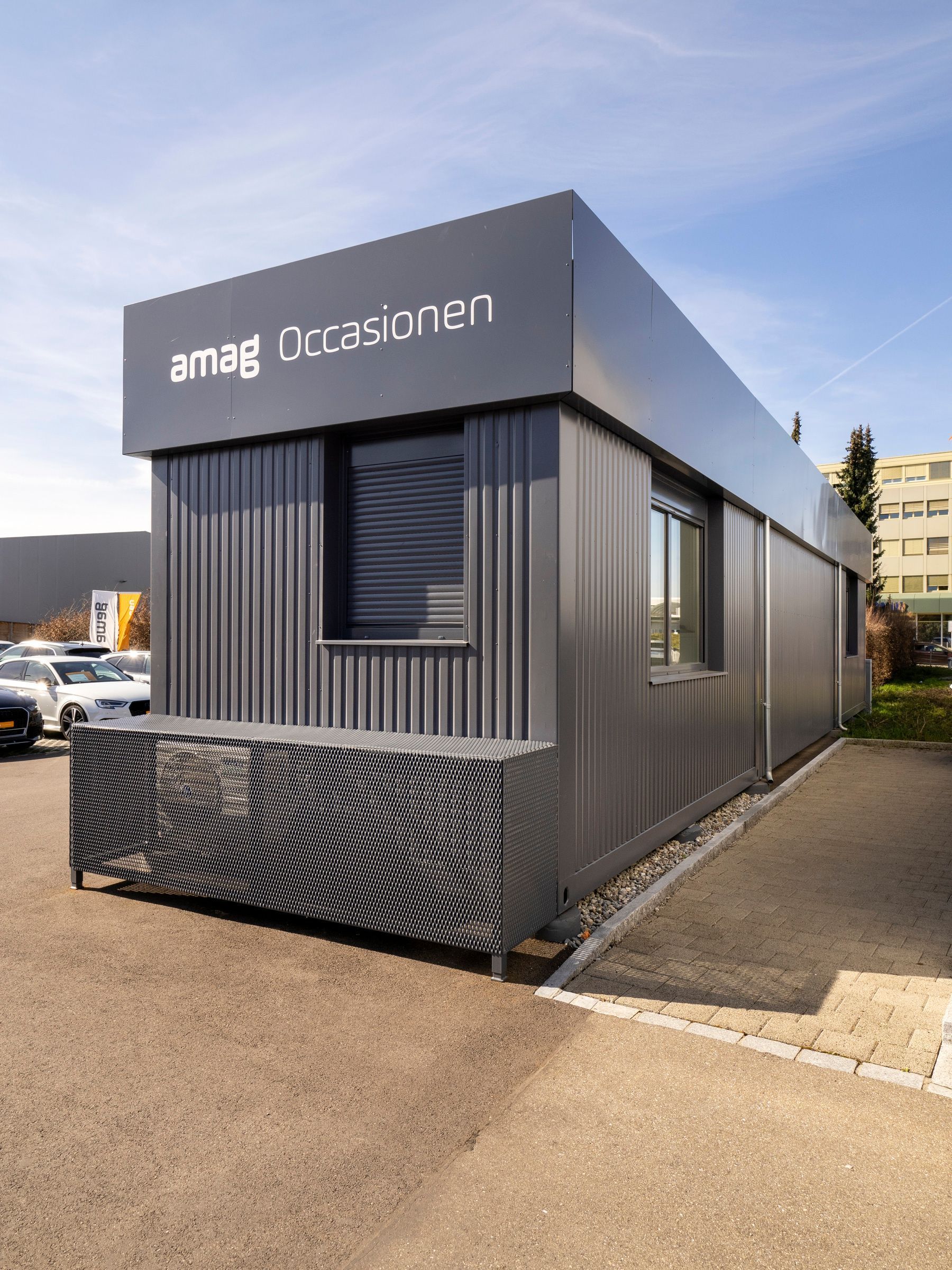 TREMCO Container mit Attika