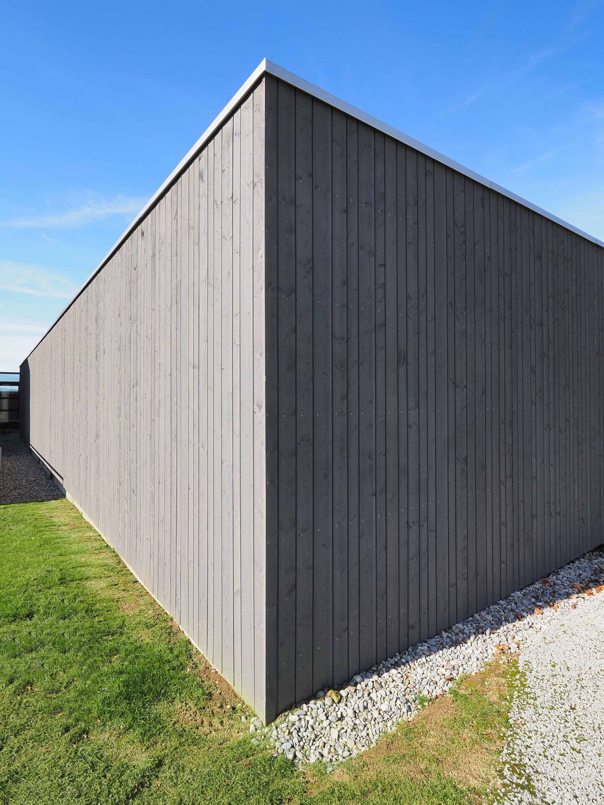 Aussenansicht mit Holzverkleidung