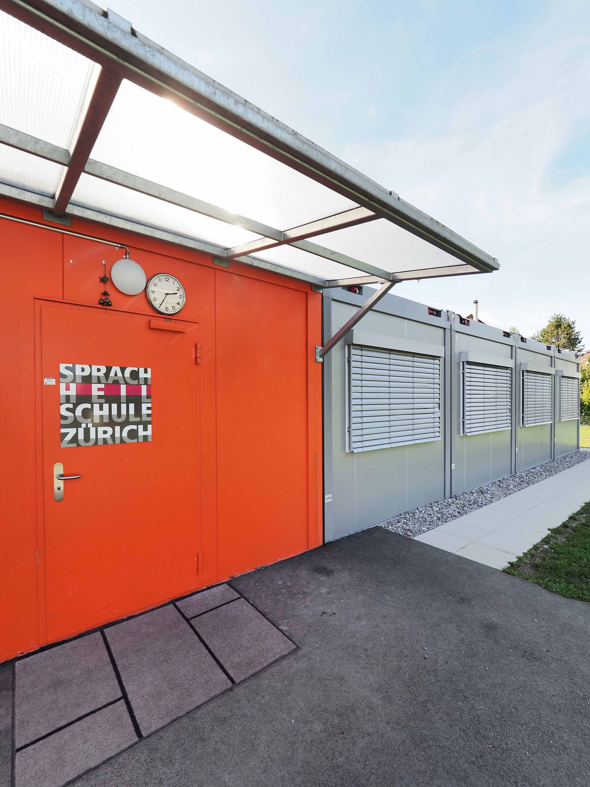 Eingangsbereich mit Vordach