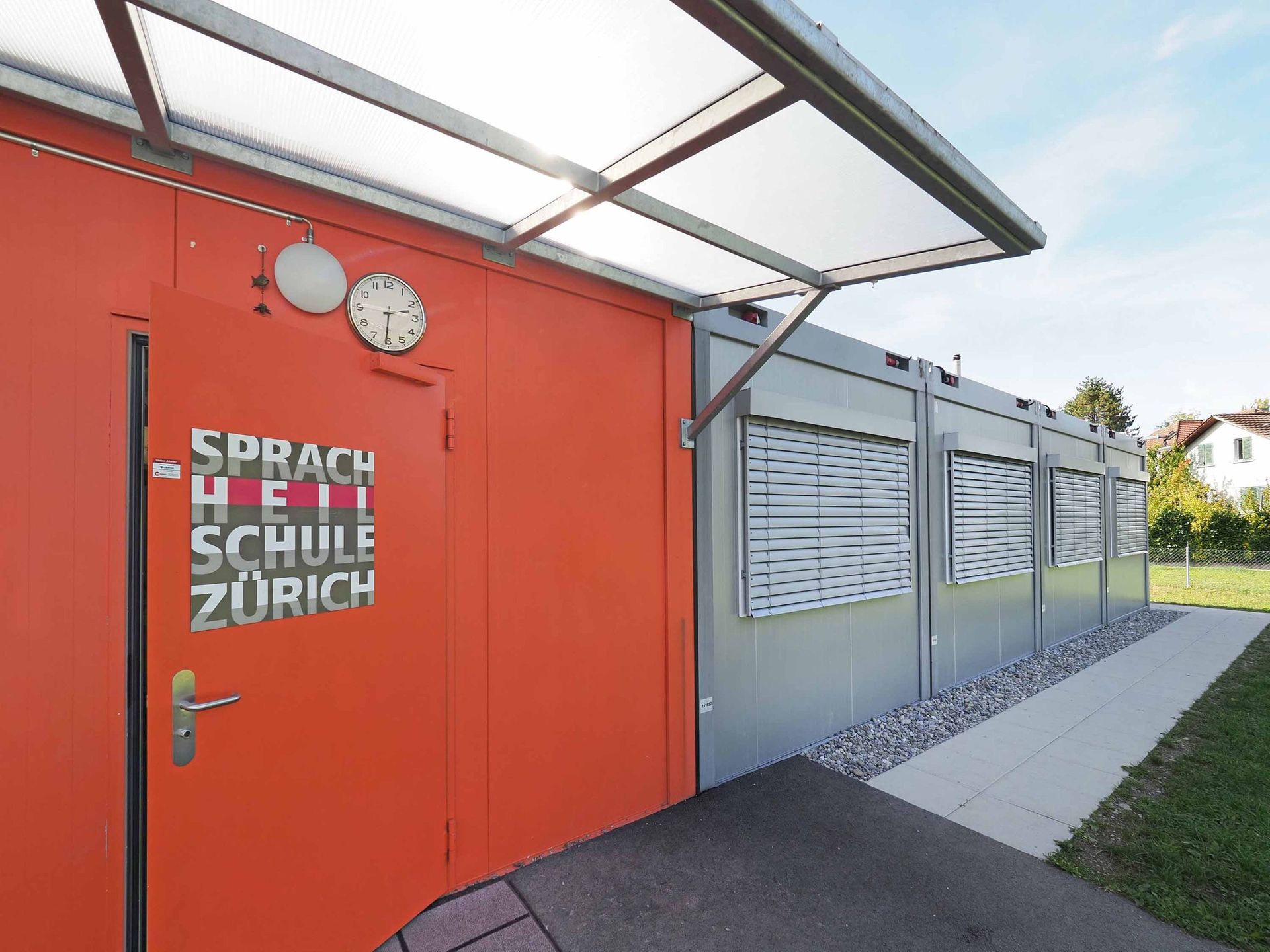 Eingangsbereich mit Vordach