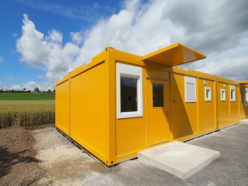 Containeranlage mit Vordächer