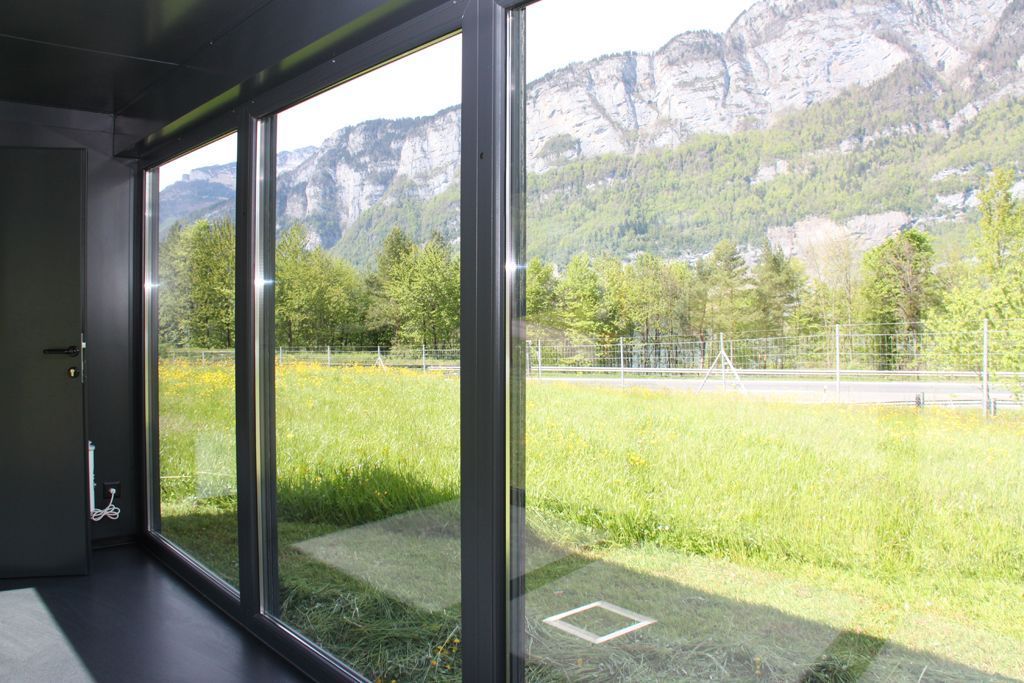 TREMCO Container mit Verglasung