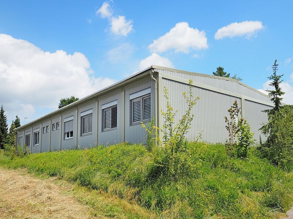 Containeranlage mit Dach