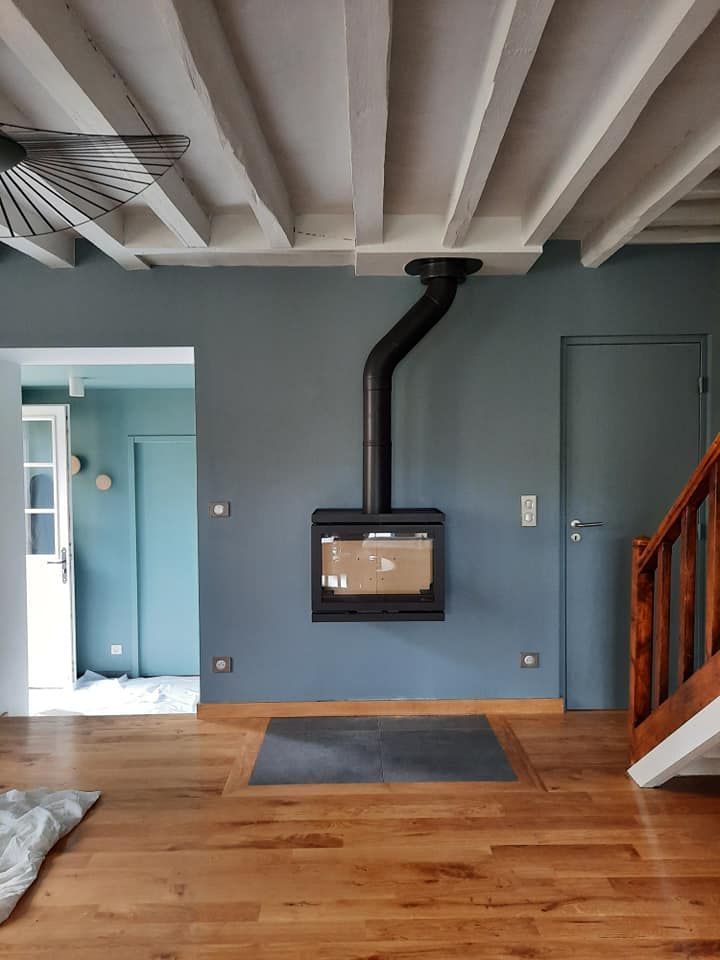 Poêle suspendu au plafond