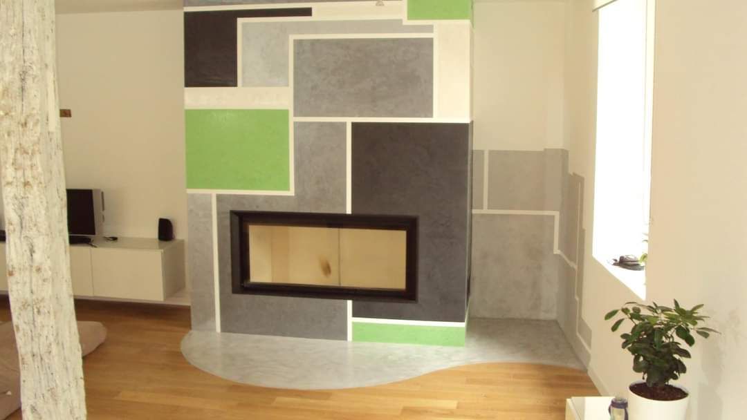 Poêle intégré au mur