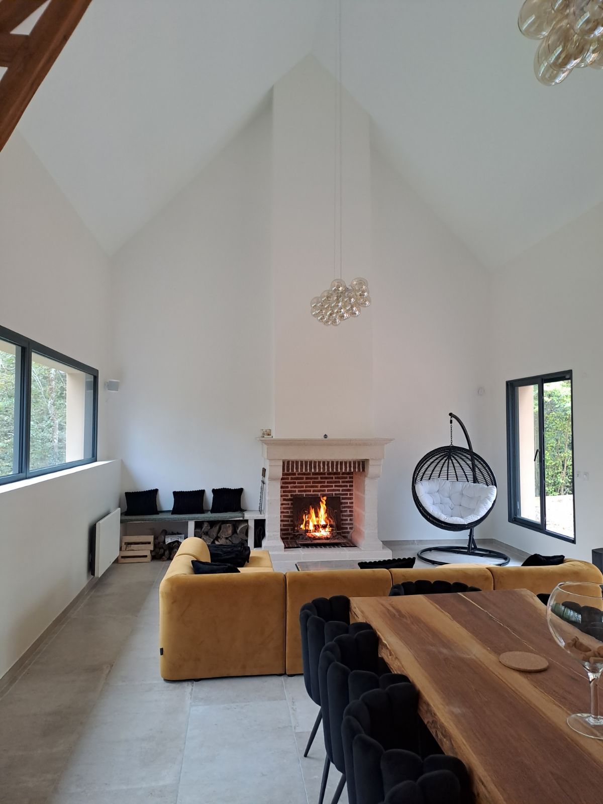 Cheminée allumée et conduit fermé