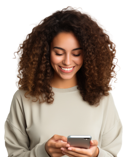 Femme au téléphone avec les cheveux bouclés