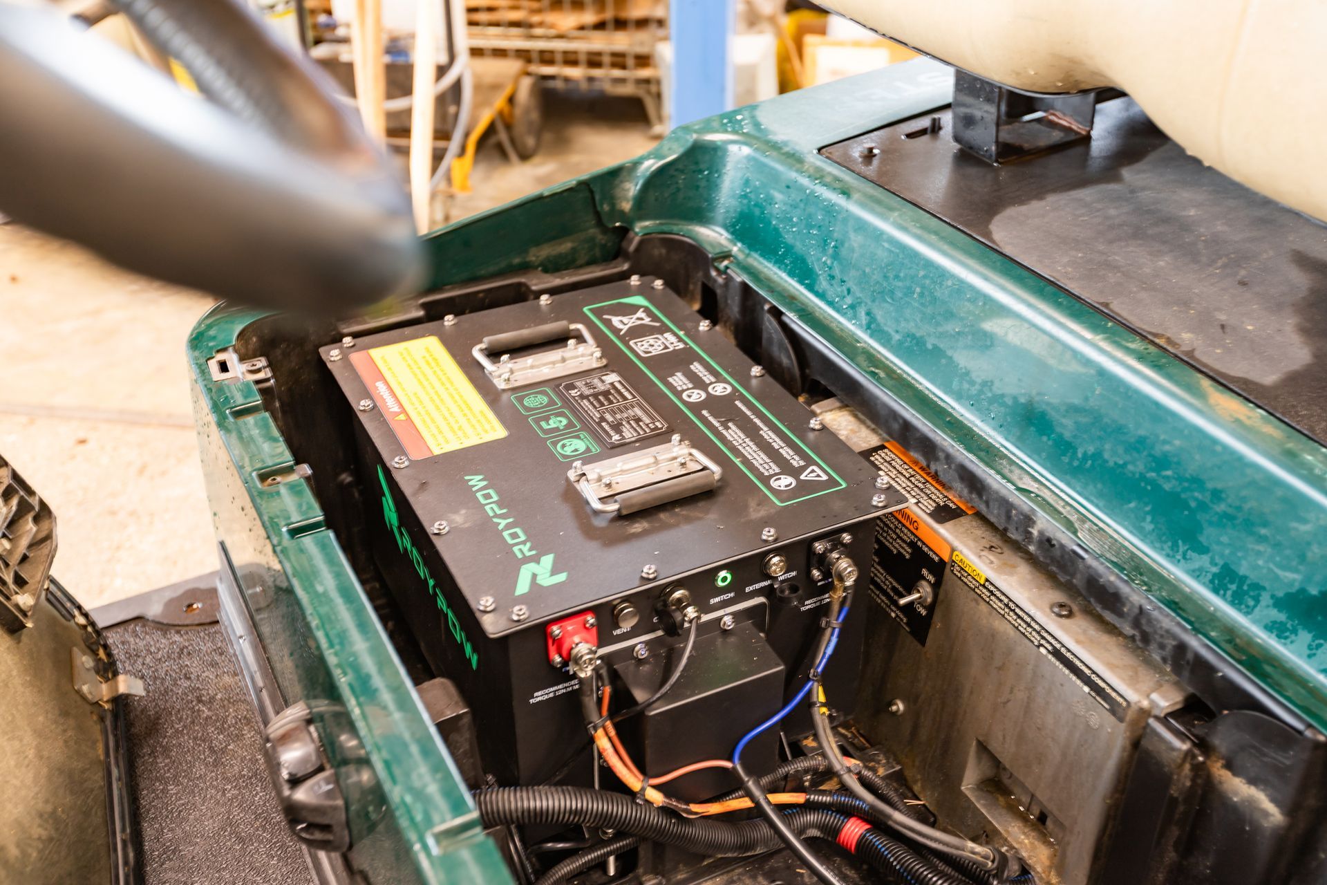Moteur électrique d'une voiture de golf.