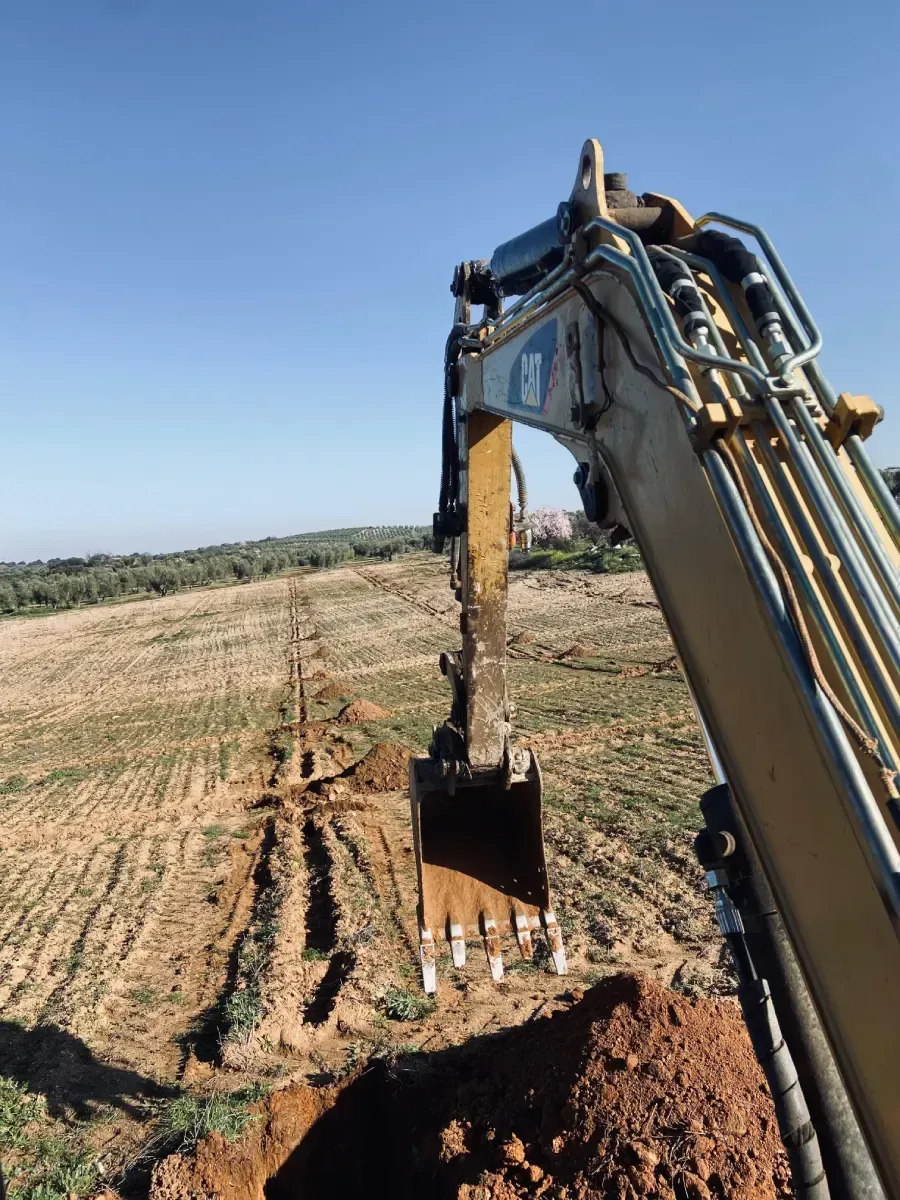Urbanizaci&oacute;n de terreno en Toledo con maquinaria propia