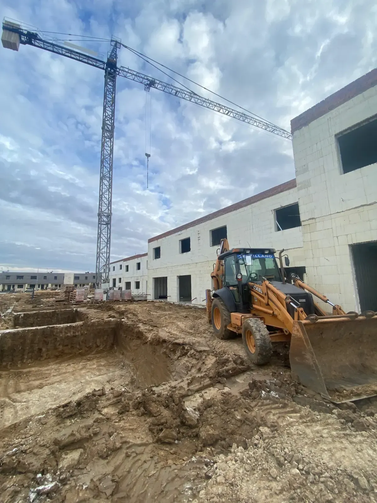 Vaciado de parcela para construcci&oacute;n de piscina
