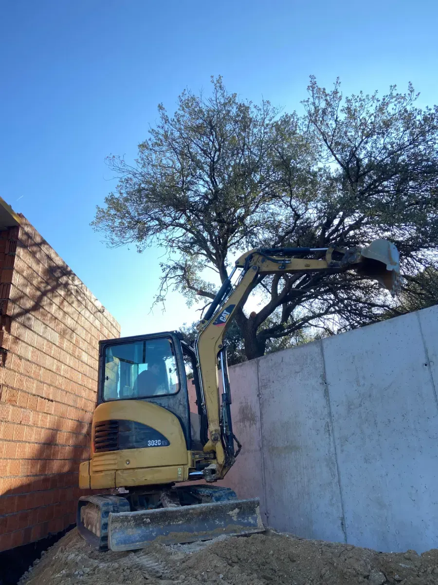 Empresa de derribos en Toledo trabajando en obra