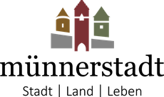 Logo der Stadt Münnerstadt, bestehend aus der Bildmarke mit drei Türmen sowie dem Schriftzug