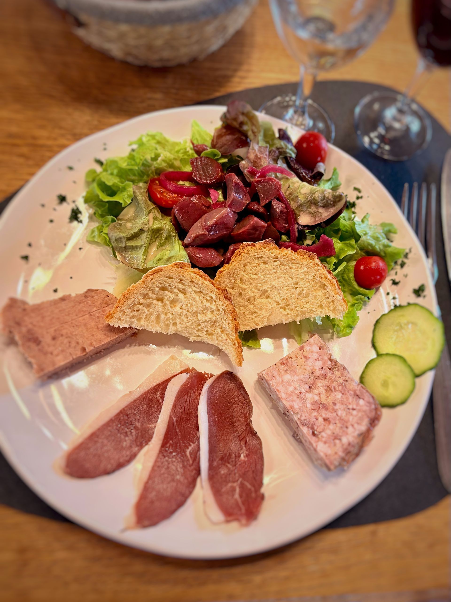 Assiette folle de canars