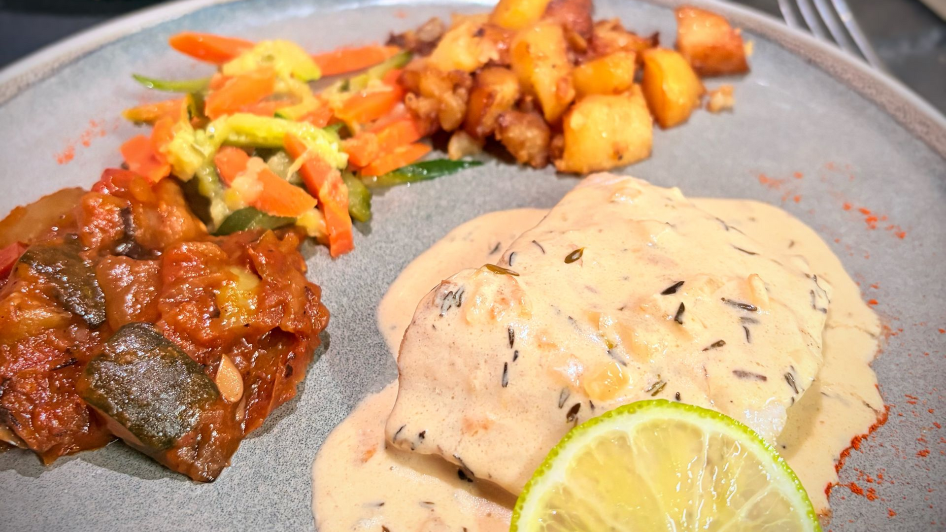 Filet de sandre, sauce au thym citronné. 