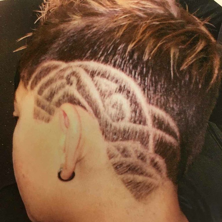 Herrenfrisur mit Muster