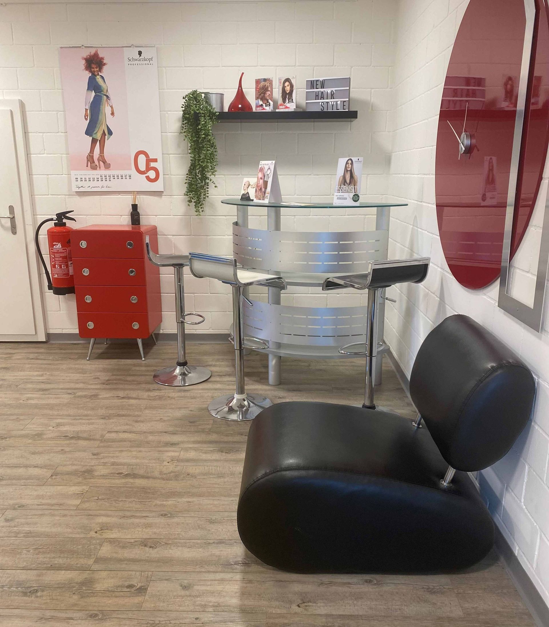 New Hair Style Coiffeursalon bei Sonnenlicht