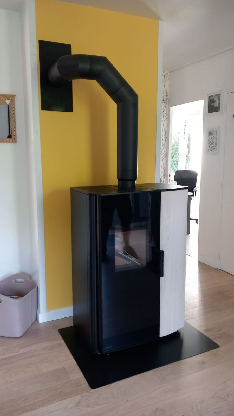 Installation et entretien de poêle à granulés dans une habitation.