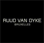 Das Logo von Ruud van Dyke Bruxelles auf schwarzem Hintergrund.