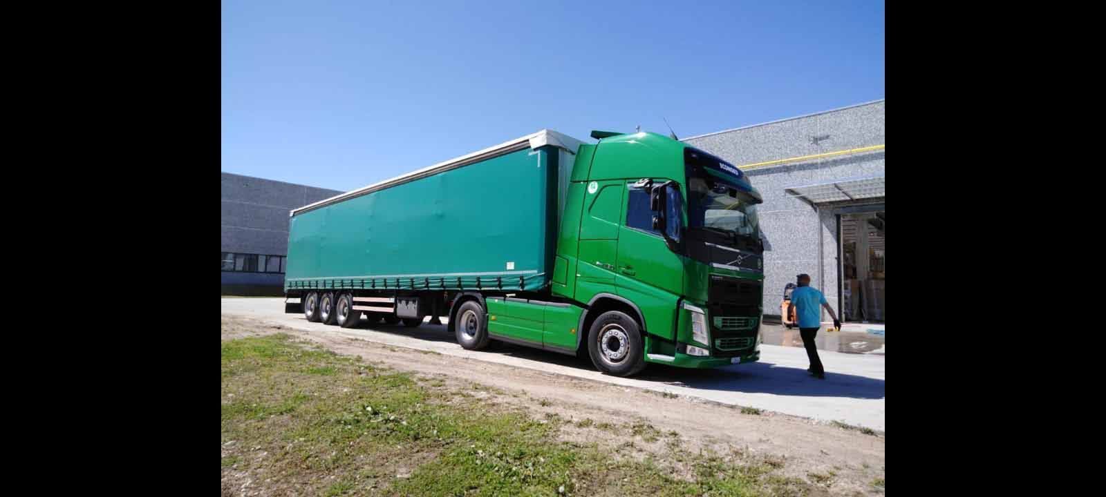 Camion trasporti nazionali internazionali