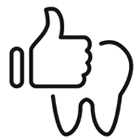 Mano con pulgares hacia arriba junto a un diente, simbolizando la aprobación de la salud dental.
