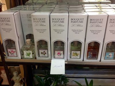 Vente de parfum d'intérieur par Claudy Fleurs à Ste-Maxime