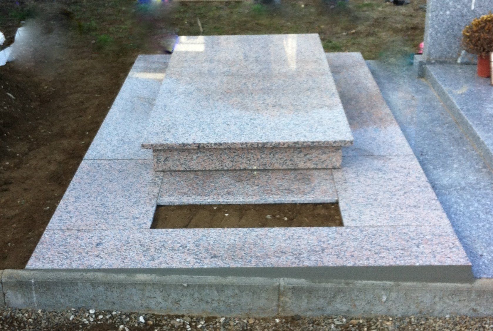 Pierre Tombale Granit Gris Du Tarn Les réalisations de pierre tombale de la Marbrerie Buisan à Elne