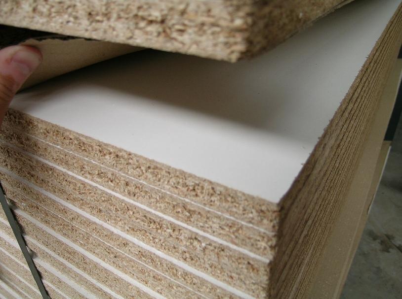 Plaques de bois aggloméré dédiées à l'industrie