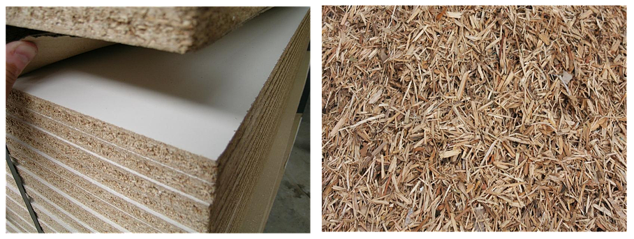 À droite, des copeaux de bois en vrac. À gauche, des palettes de bois aggloméré.