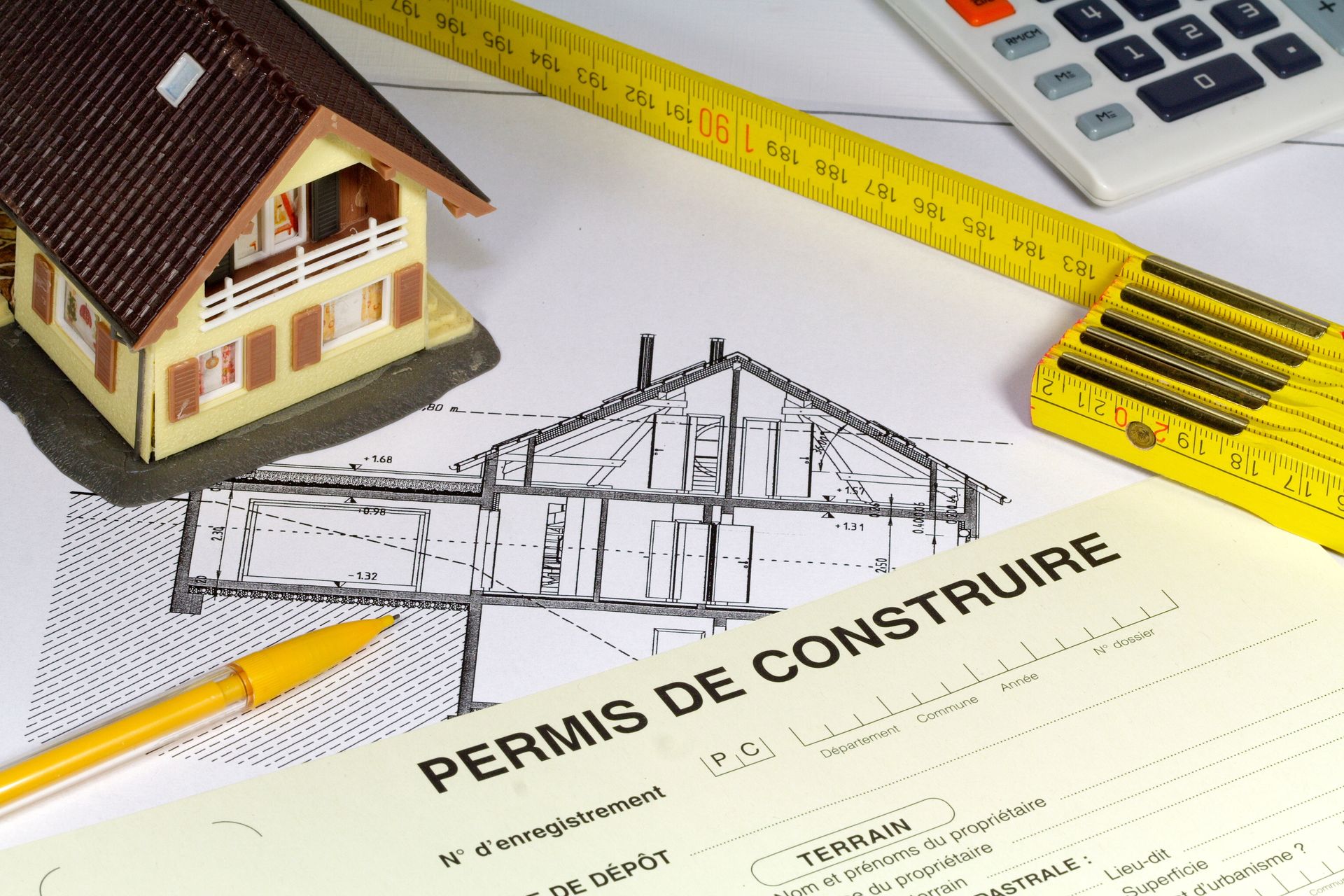 Un permis de construire et des plans de construction