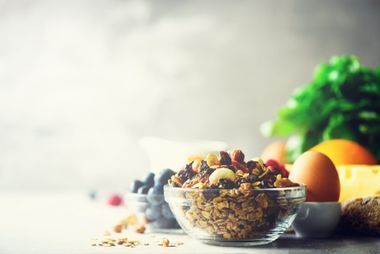 Kulho mysliä ja marjoja