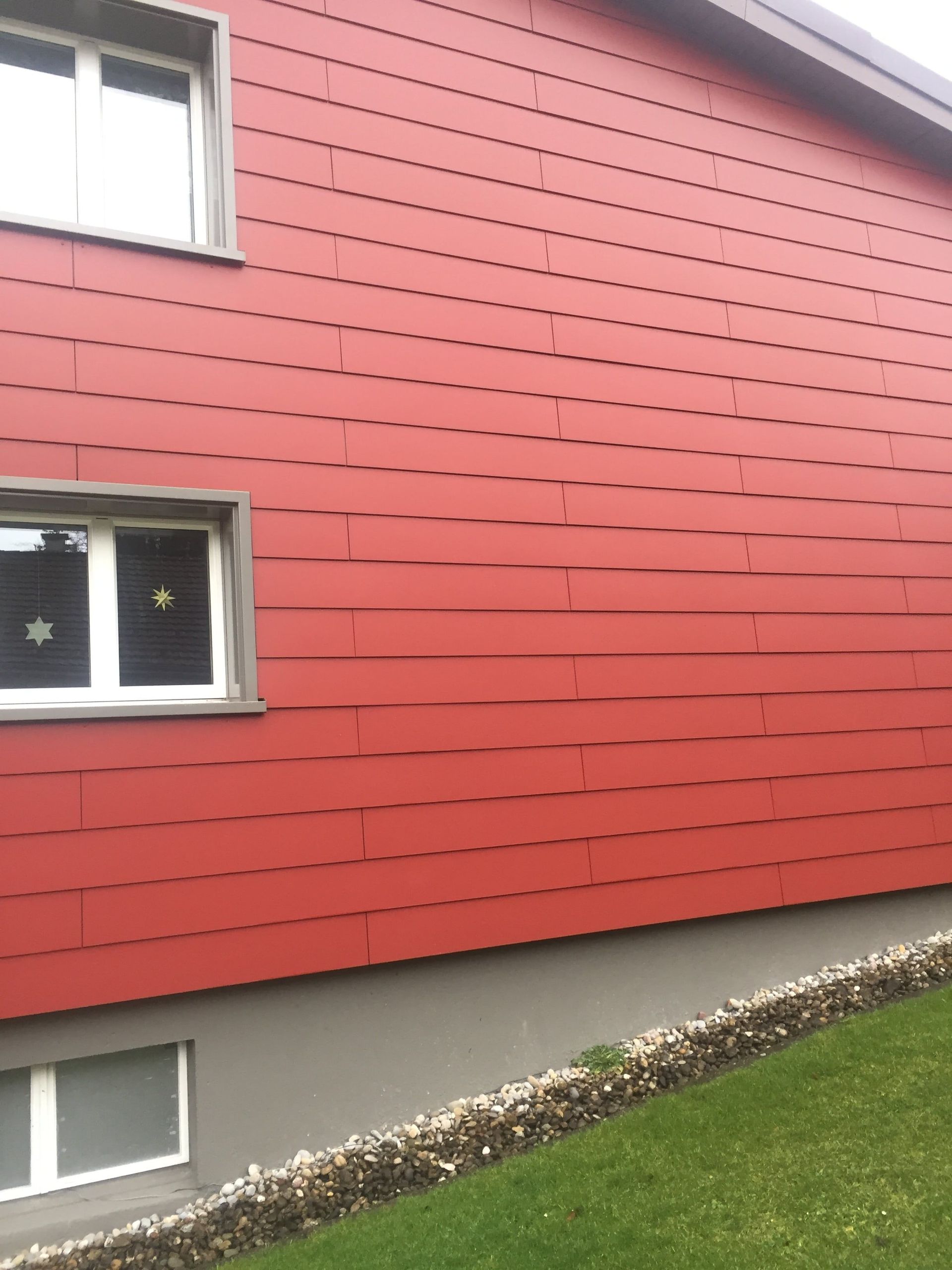 Fassade rot - Peter Brunner