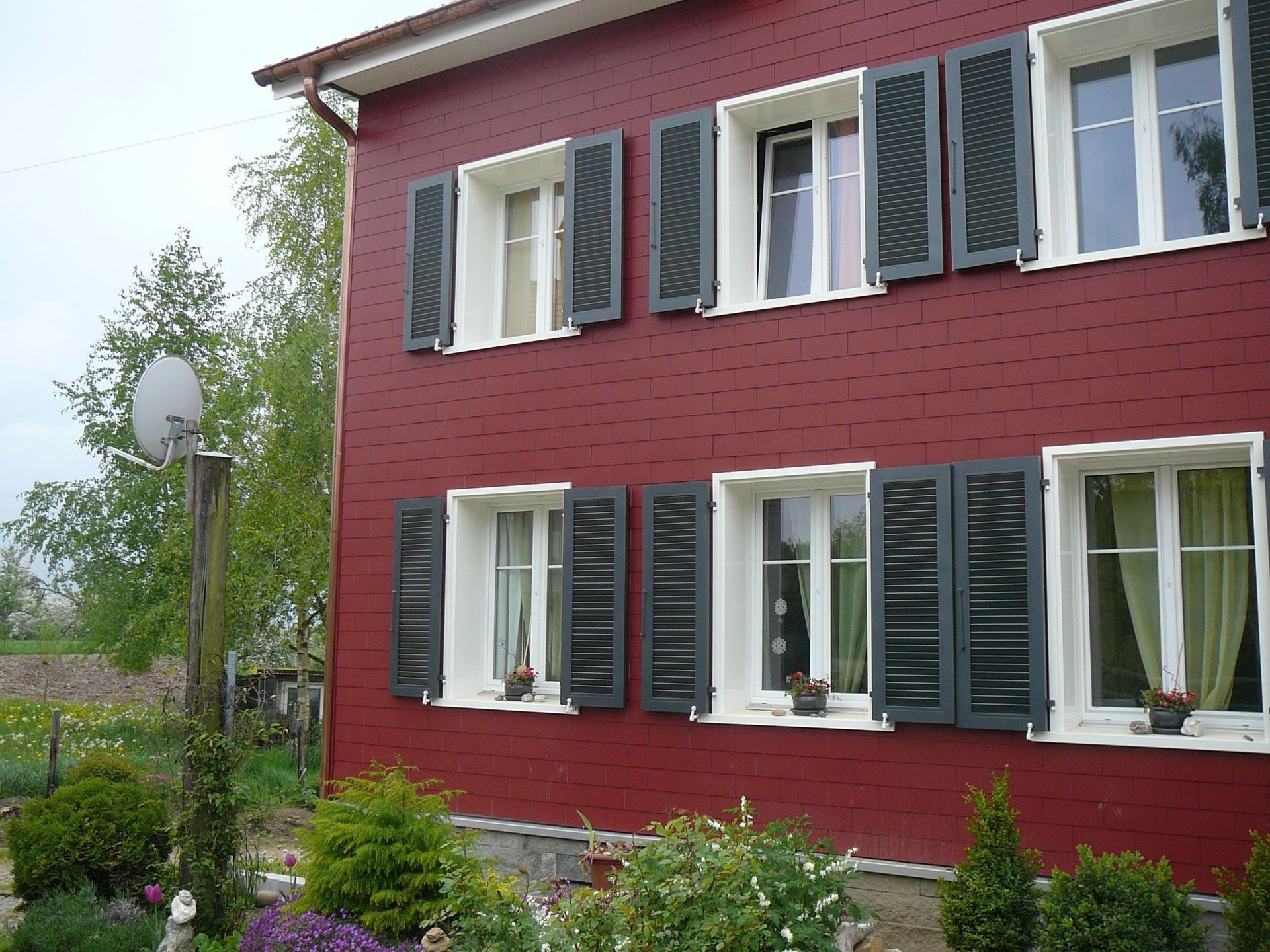 Fassade rot_03 - Peter Brunner